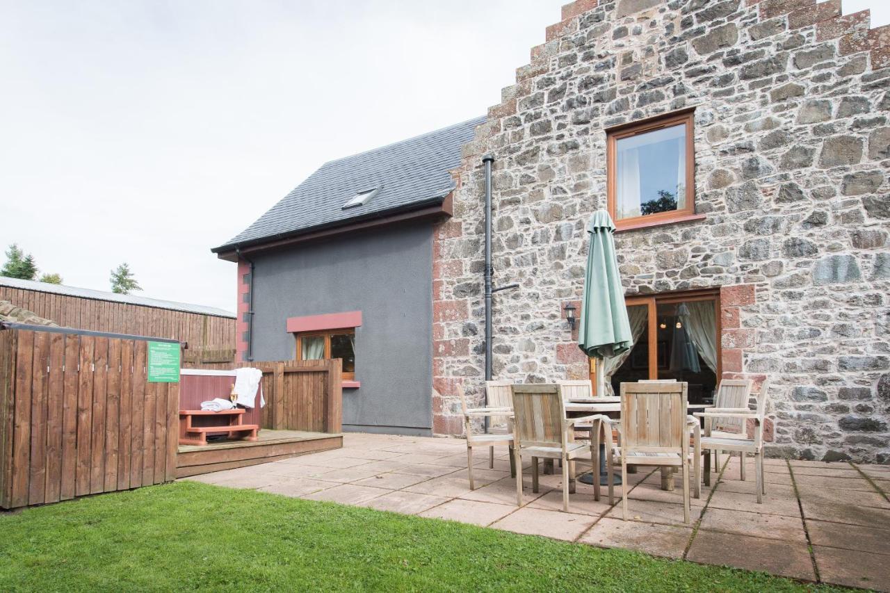 Вилла The Granary With Hot Tub Forgandenny Экстерьер фото